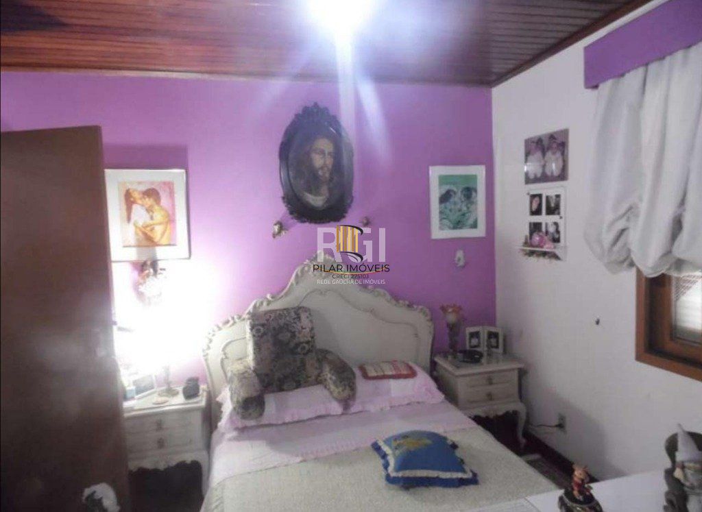 Casa para Venda - 150m², 3 dormitórios, sendo 1 suites, 5 vagas - Vila Ipiranga