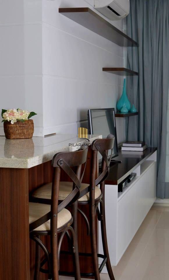 Lindo apartamento semi mobiliado, 3 quartos (1 suíte), churrasqueira e vaga.