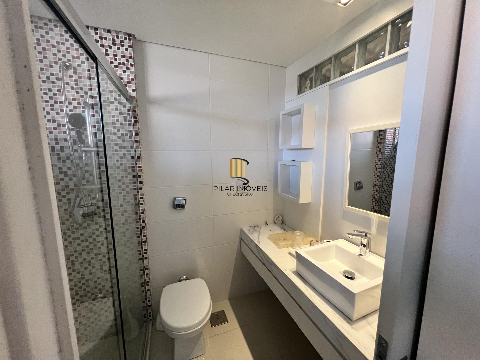 Belíssima casa no Bairro Tristeza com 645m²