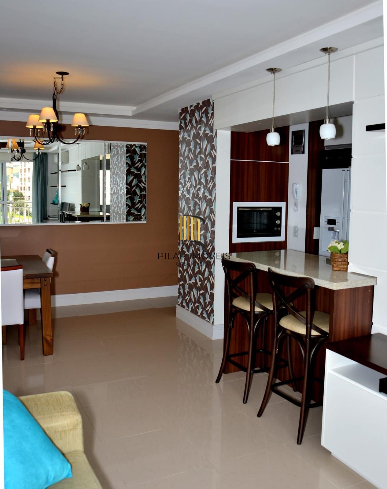 Lindo apartamento semi mobiliado, 3 quartos (1 suíte), churrasqueira e vaga.