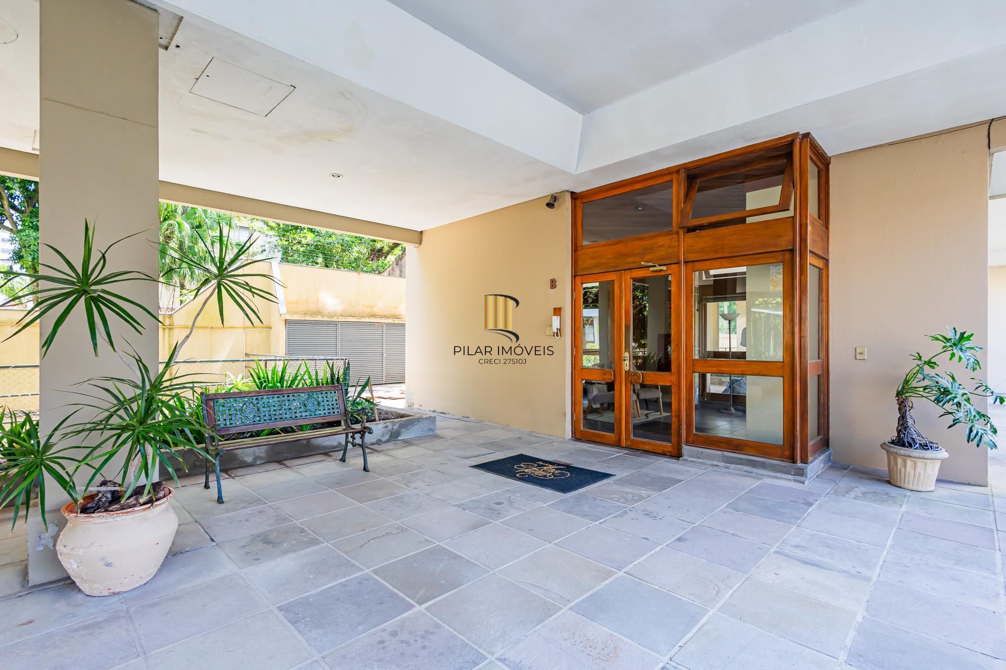 Apartamento com 92 m² no Menino Deus.