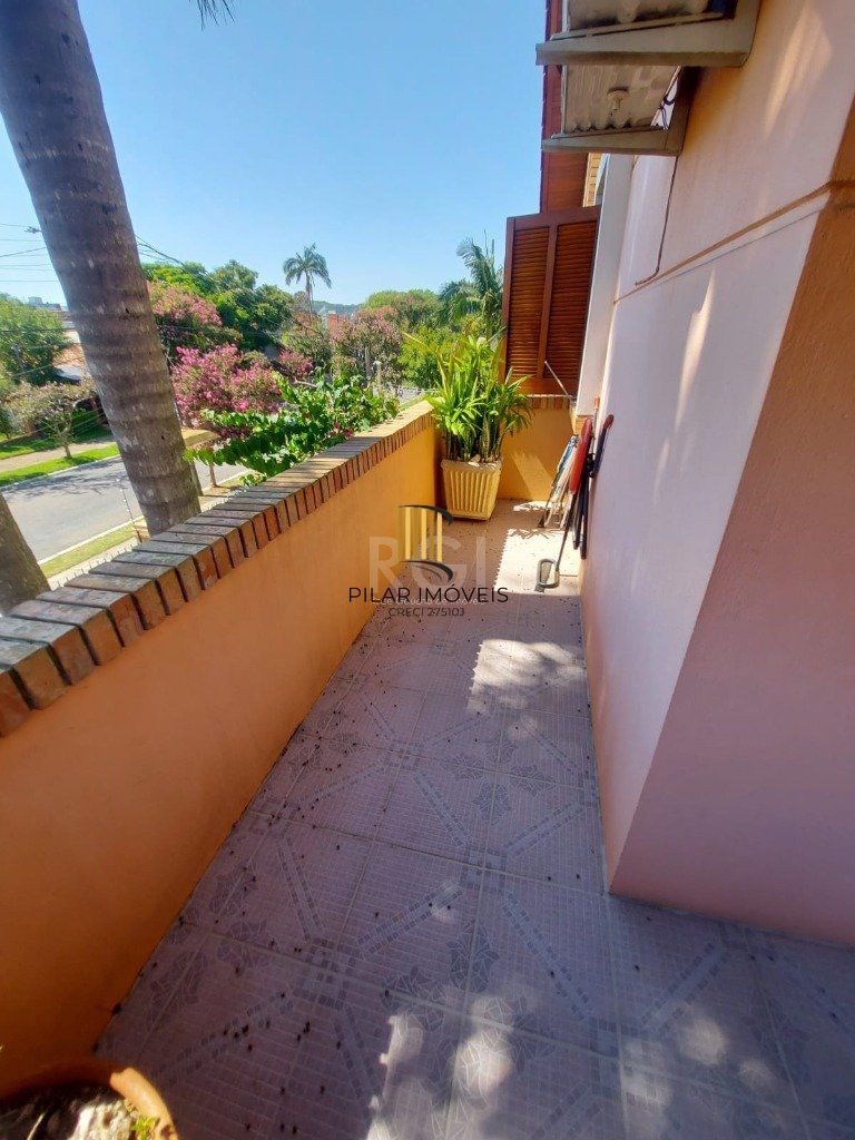 Casa Condominio para Venda - 234m², 3 dormitórios, sendo 1 suites, 2 vagas