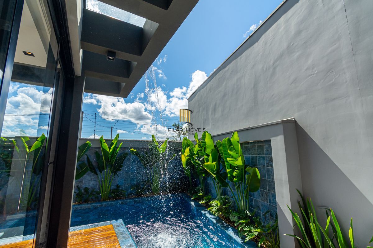 Casa de alto padrão no condomínio Vale dos Lírios