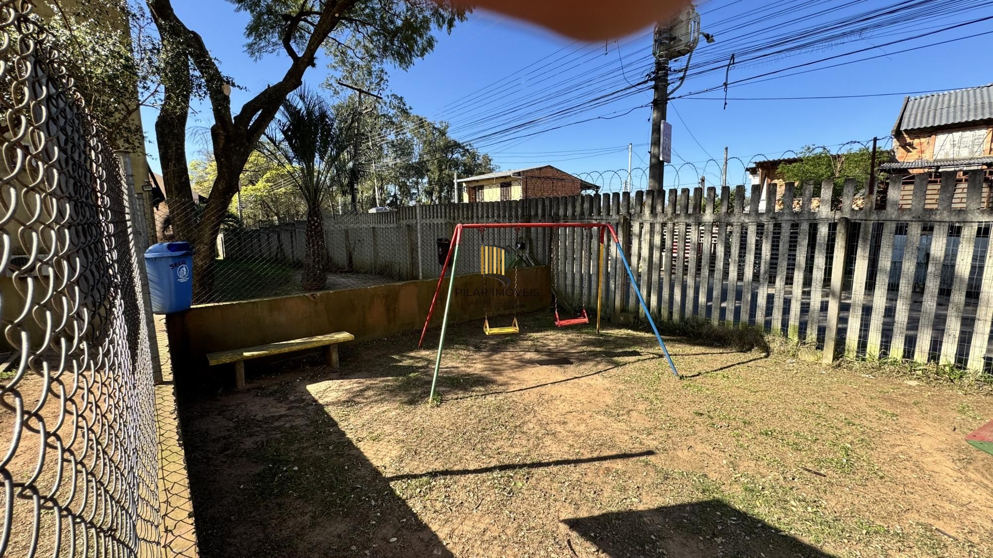 Apartamento Térreo com 2 dormitórios Semi Mobiliado