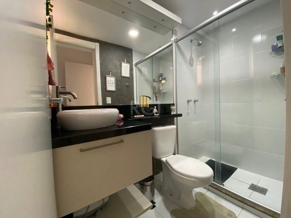 Apartamento para Venda - 65m², 2 dormitórios, sendo 1 suites, 1 vaga - Humaitá