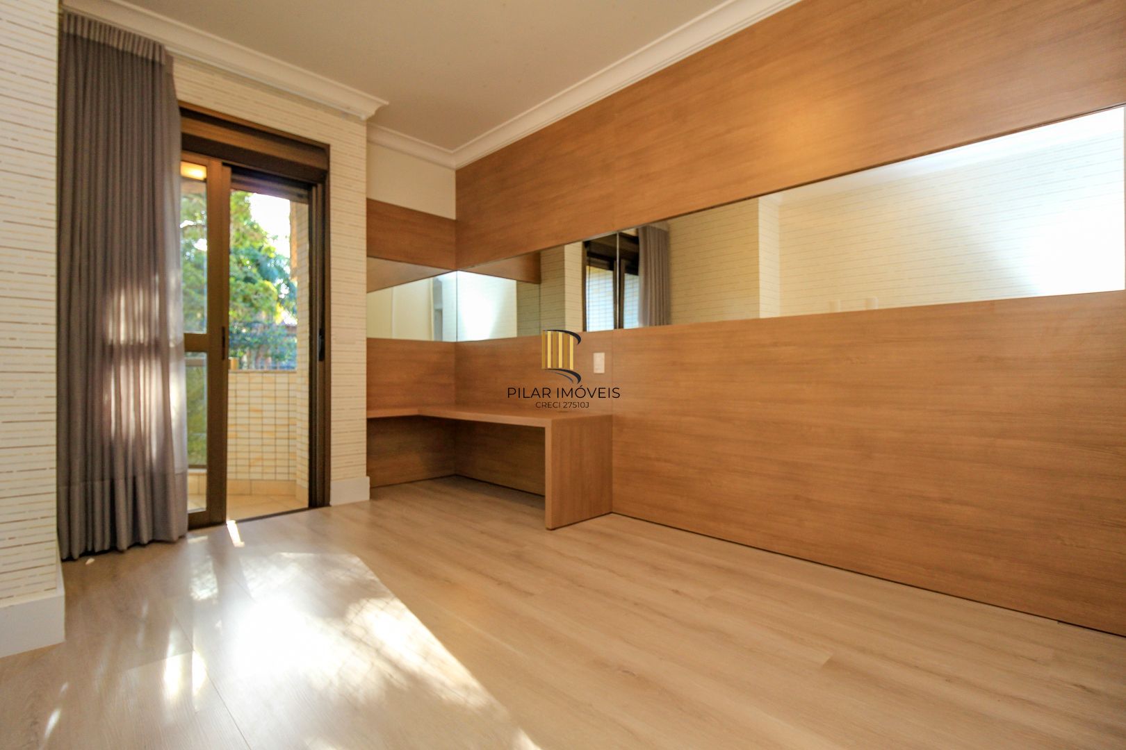 Apartamento alto padrão , 3 suítes, 3 vagas garagem, depósito, bairro Cristal