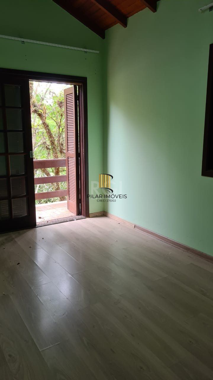 Sobrado para Venda - 200m², 3 dormitórios, sendo 1 suites, 3 vagas - Belém Novo