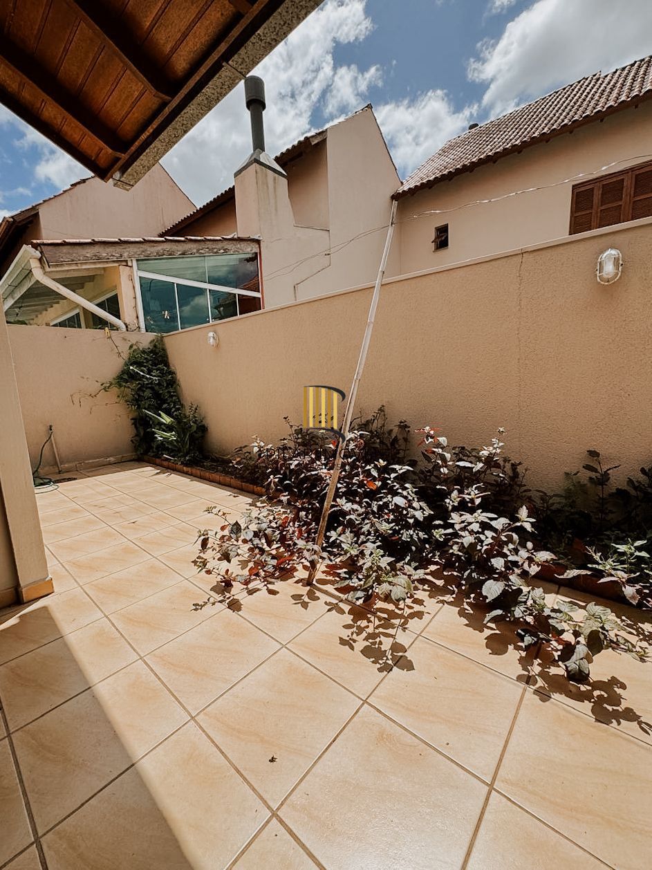 Casa de Condomínio 3 dormitórios no bairro Guarujá