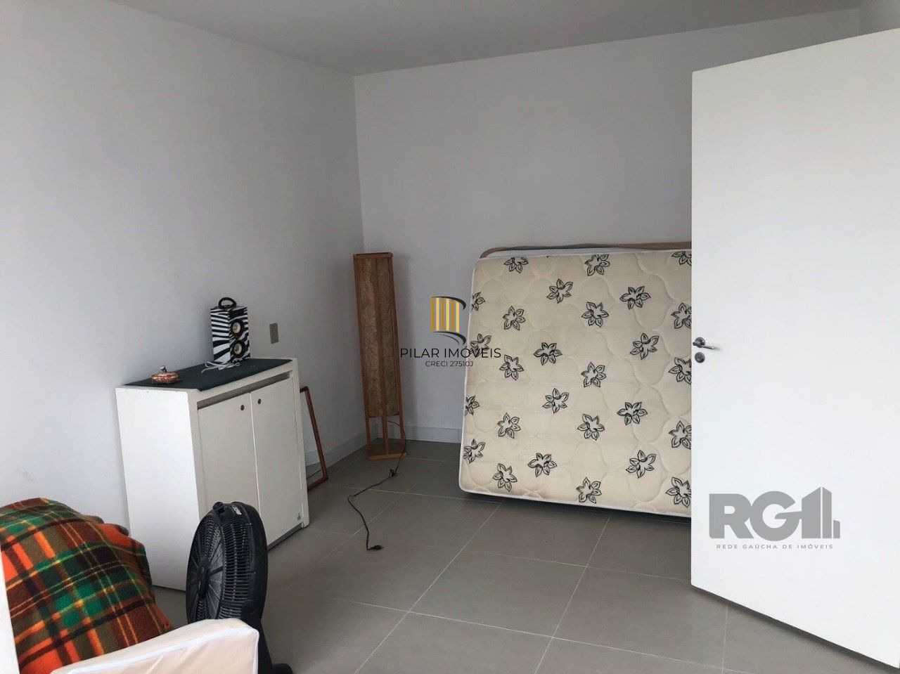 Casa 5 dormitórios no bairro Ipanema