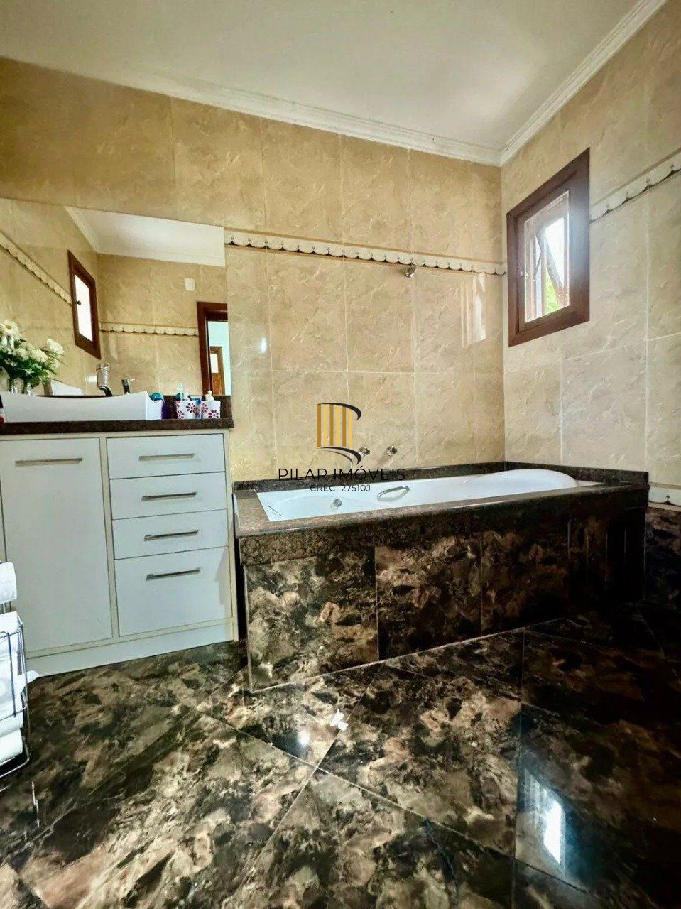 Casa 3 dormitórios no bairro Ipanema