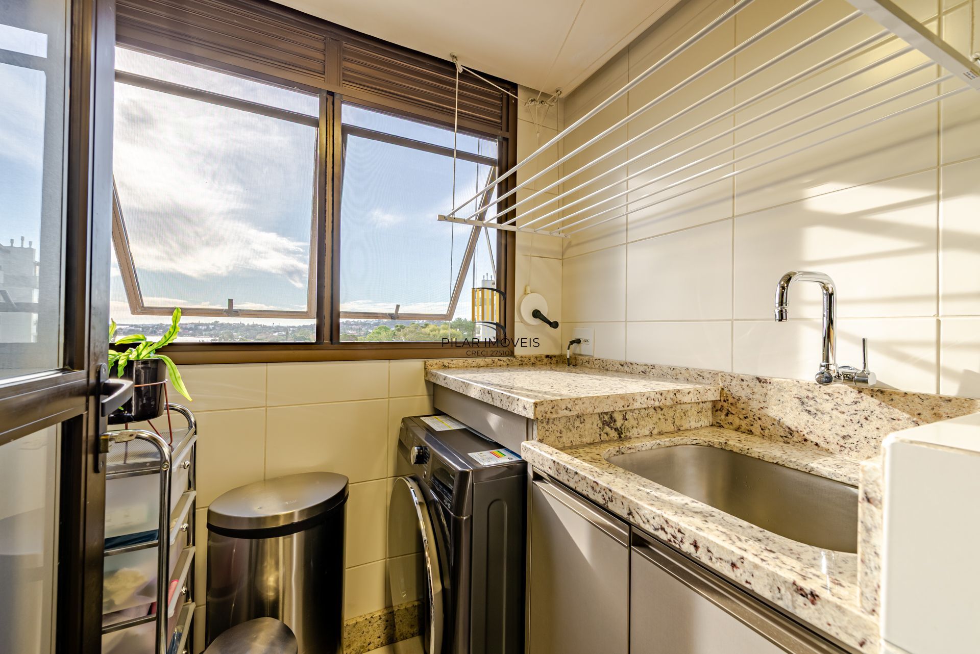 Apartamento 3 dormitórios no bairro Tristeza