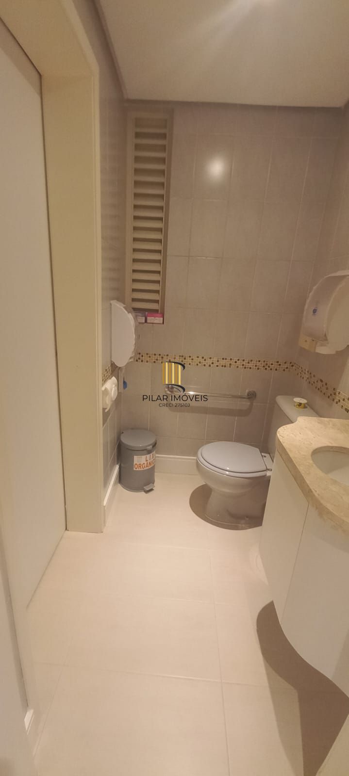 Sala / Conjunto comercial a venda no bairro Moinhos de Vento em Porto Alegre