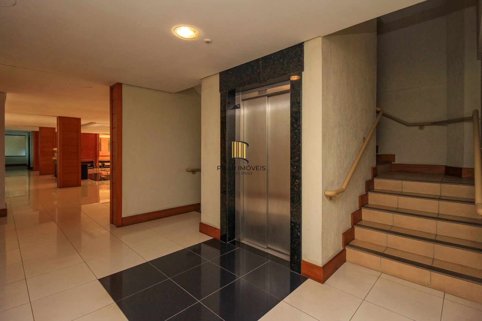 Apartamento alto padrão , 3 suítes, 3 vagas garagem, depósito, bairro Cristal