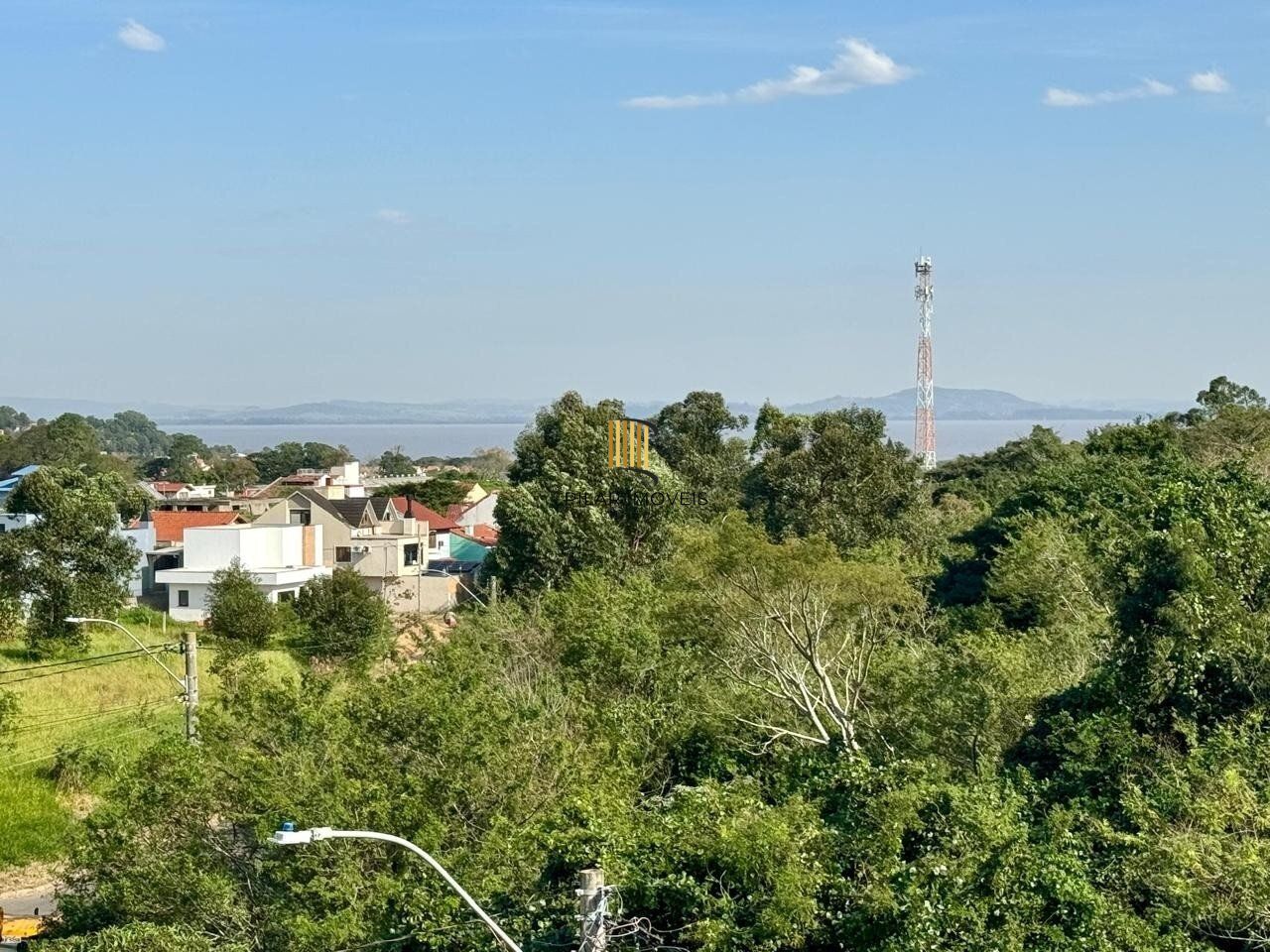 Casa 3 dormitórios no bairro Guarujá