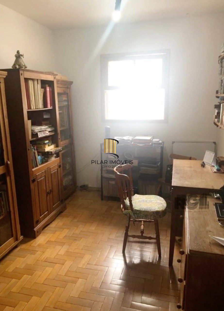 Casa 4 dormitórios no bairro Jardim  Botânico