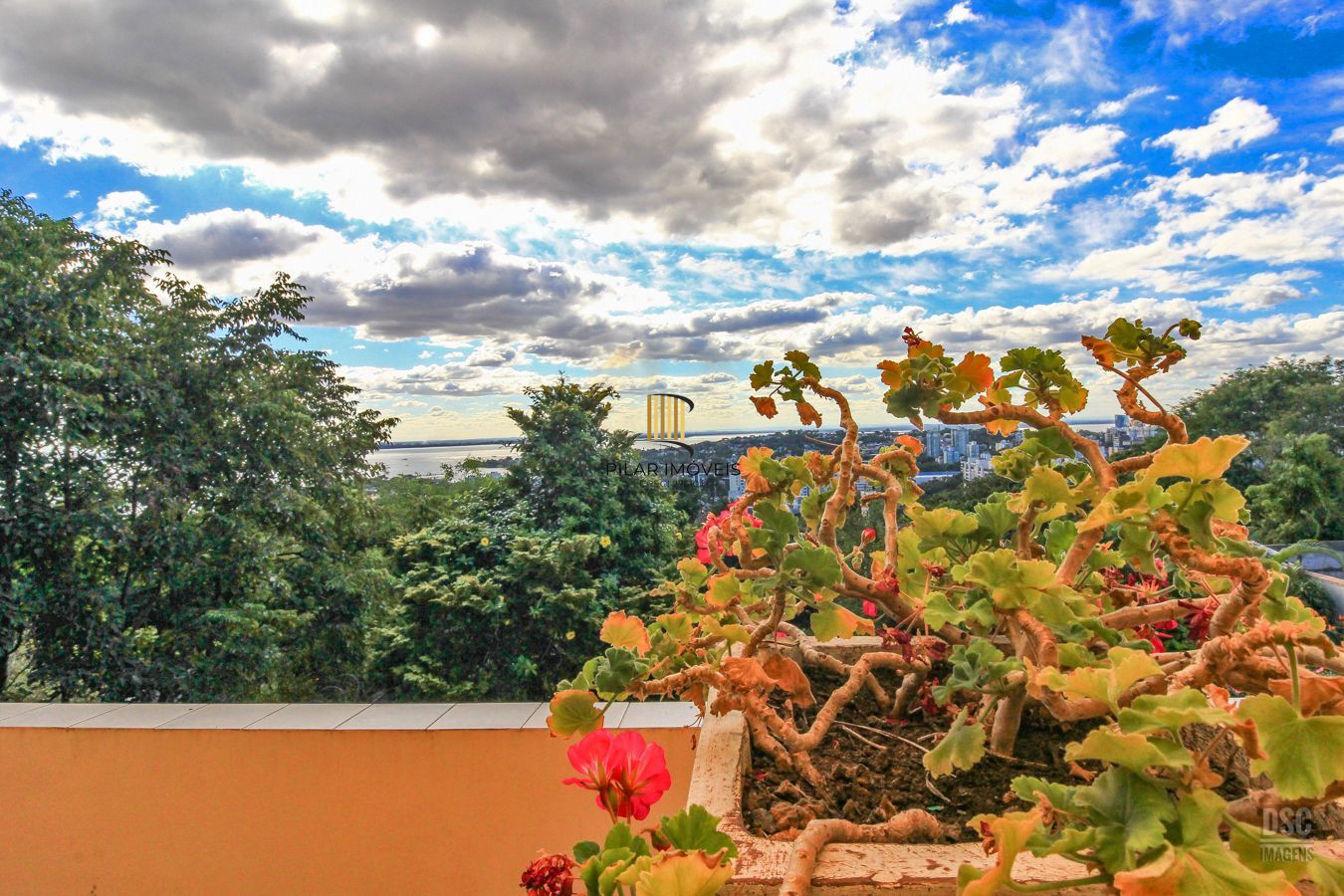 Casa 5 dormitórios no bairro Sétimo Céu