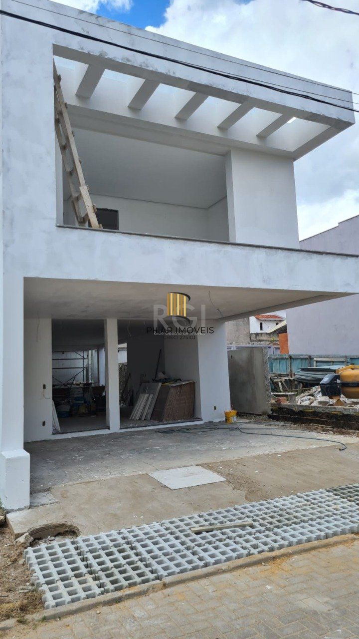 Casa de Condomínio 3 dormitórios no bairro Ipanema