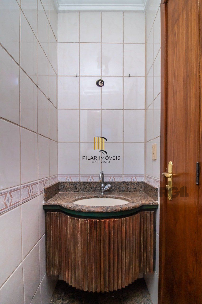 Casa de Condomínio 3 dormitórios no bairro Menino Deus