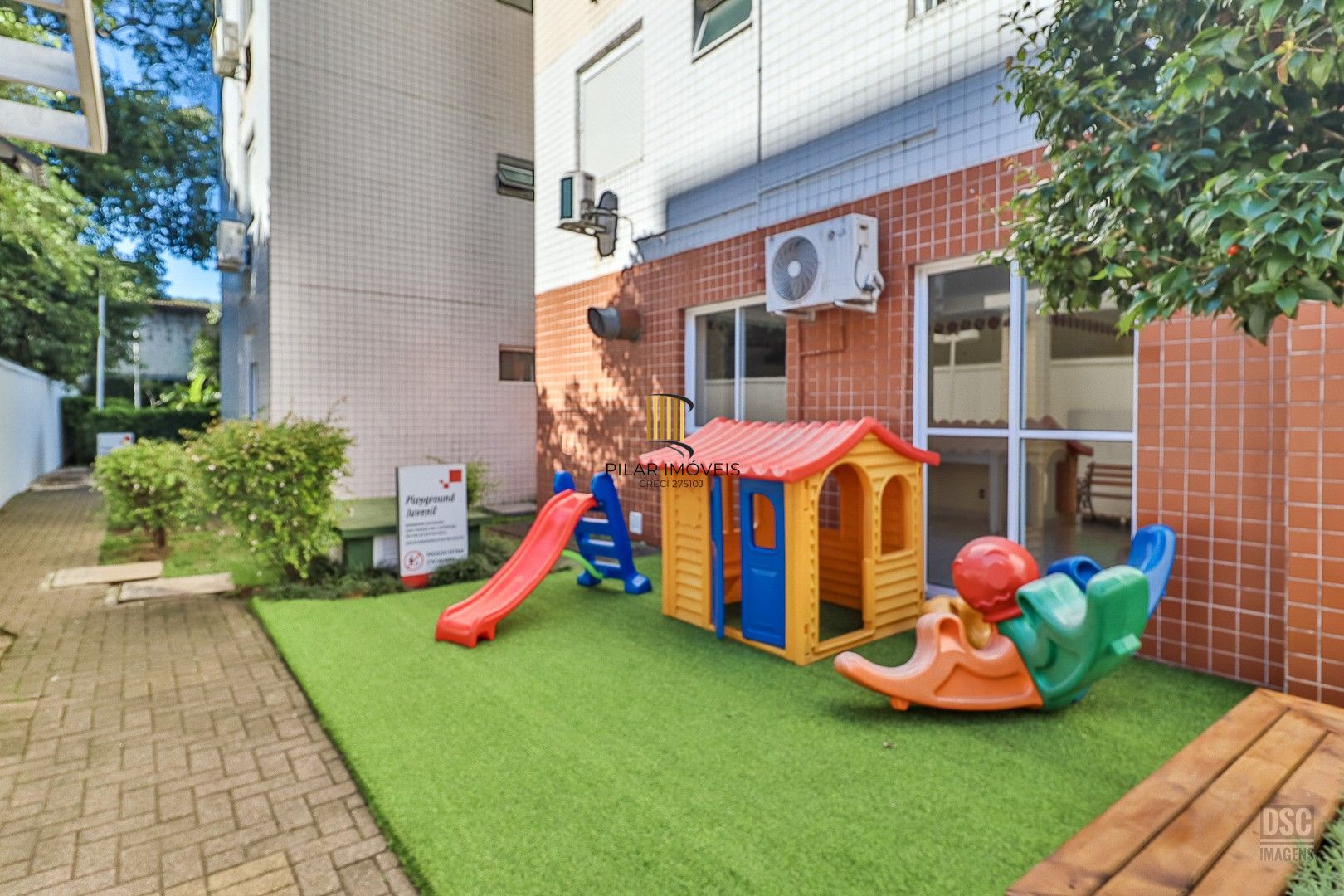 Apartamento aconchegante na Dr. Campos Velho | 2 dormitórios com vaga de garagem