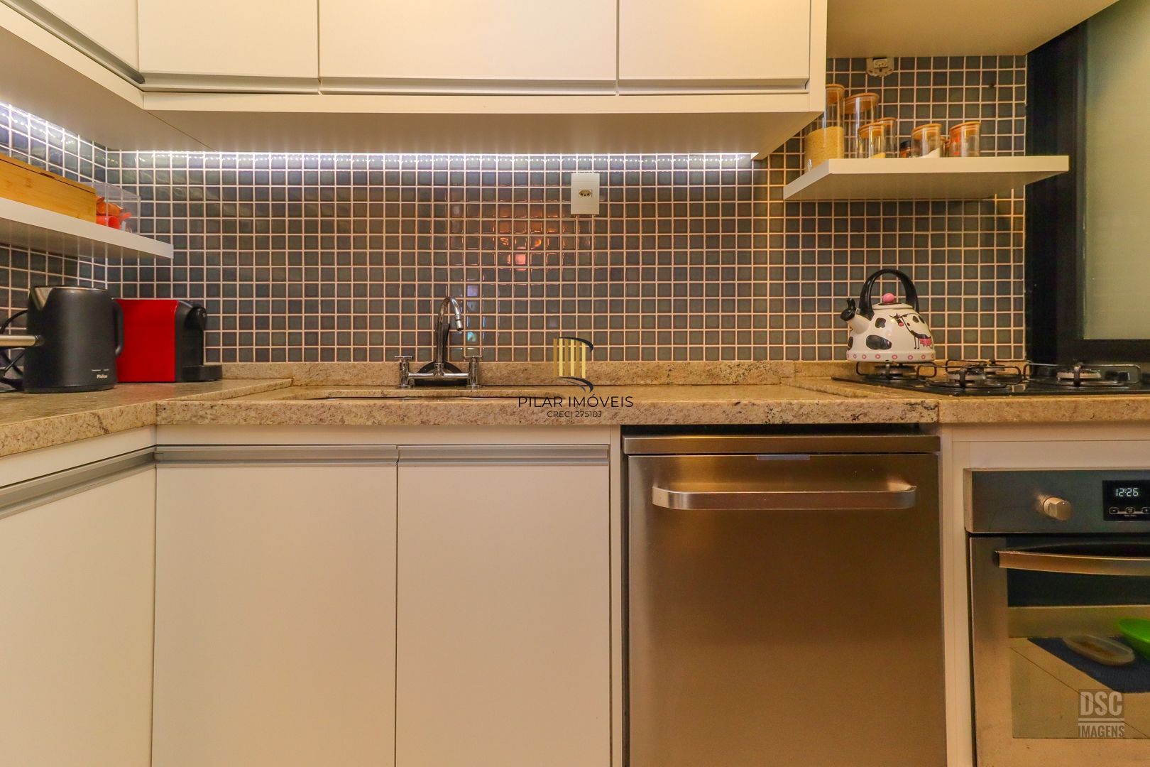 Apartamento 3 Dormitórios no Bairro Tristeza - Infra Lazer com Piscina Térmica