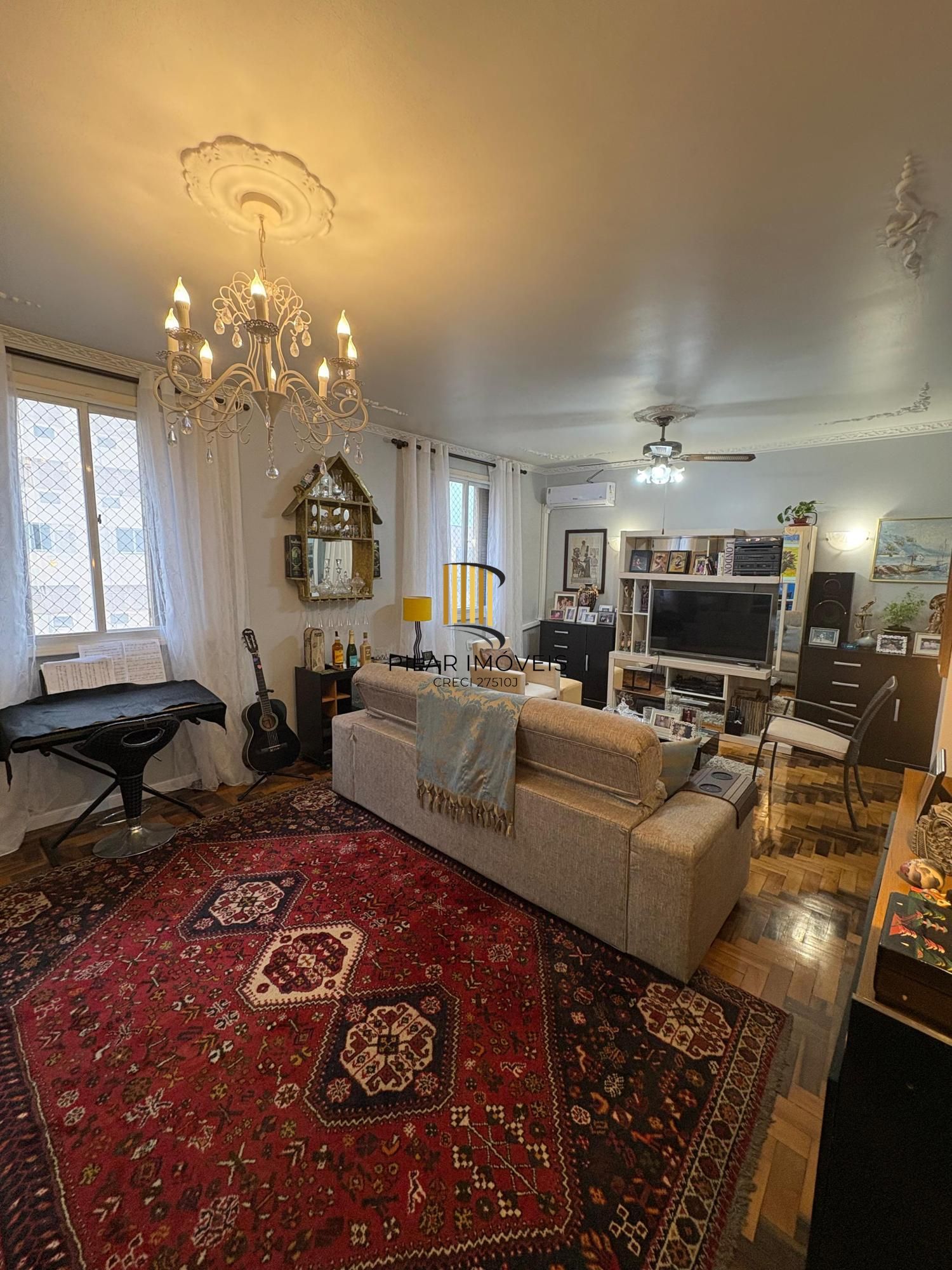 Apartamento com vista para o Guaíba com 4 quartos, portaria e elevador no Centro Histórico