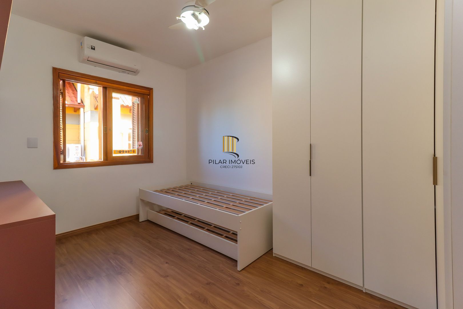Casa em condomínio 4 dorms a venda na Av. Coronel Marcos,  Pedra Redonda, POA