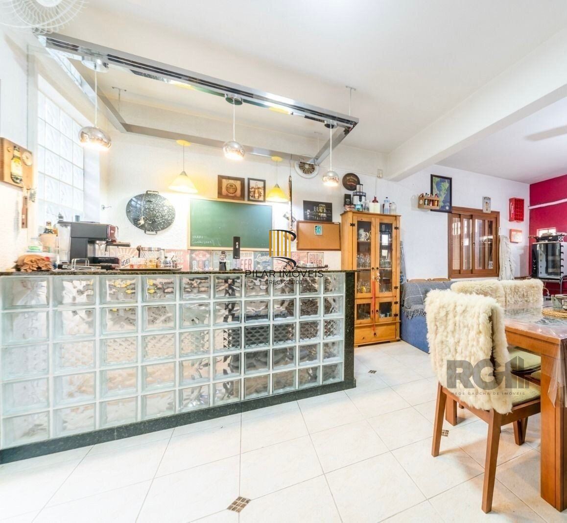 Casa 3 dormitórios no bairro Tristeza