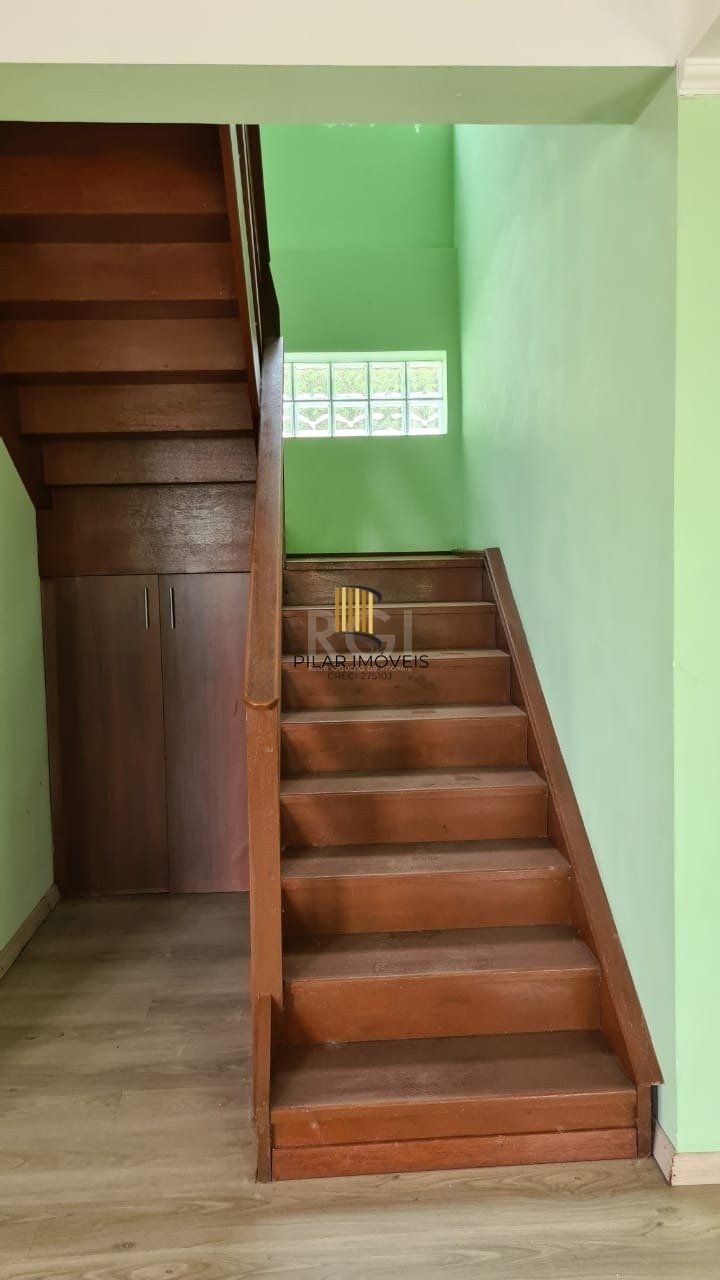 Sobrado para Venda - 200m², 3 dormitórios, sendo 1 suites, 3 vagas - Belém Novo