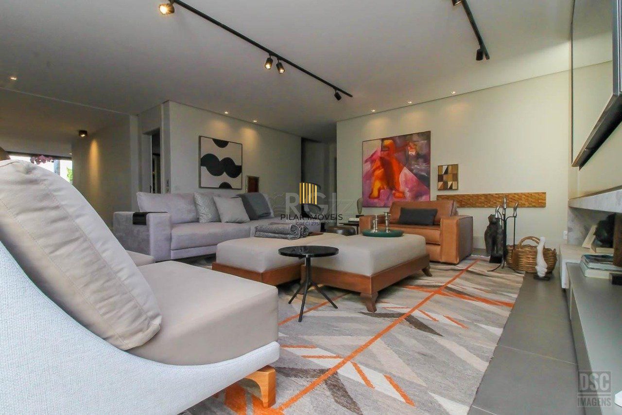 Casa para Venda - 238m², 3 dormitórios, sendo 3 suites, 6 vagas - Três Figueiras