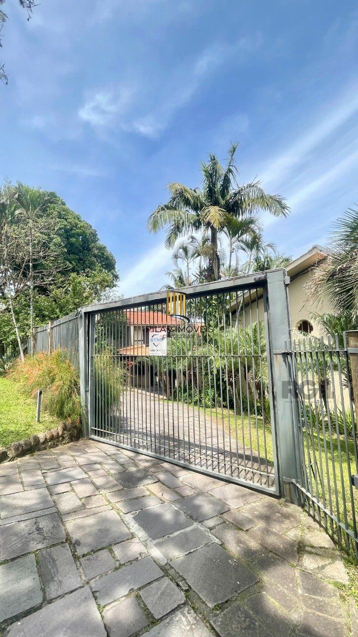Casa de Condomínio 3 dormitórios no bairro Cristal