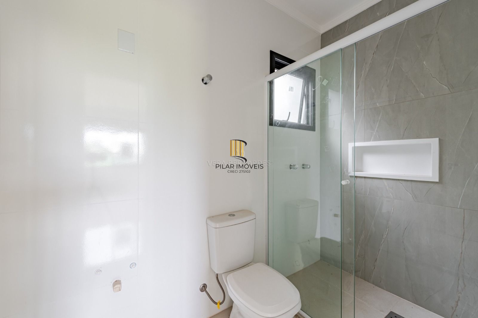 Casa nova em condomínio, infraestrutura completa próxima a comércios na zona sul