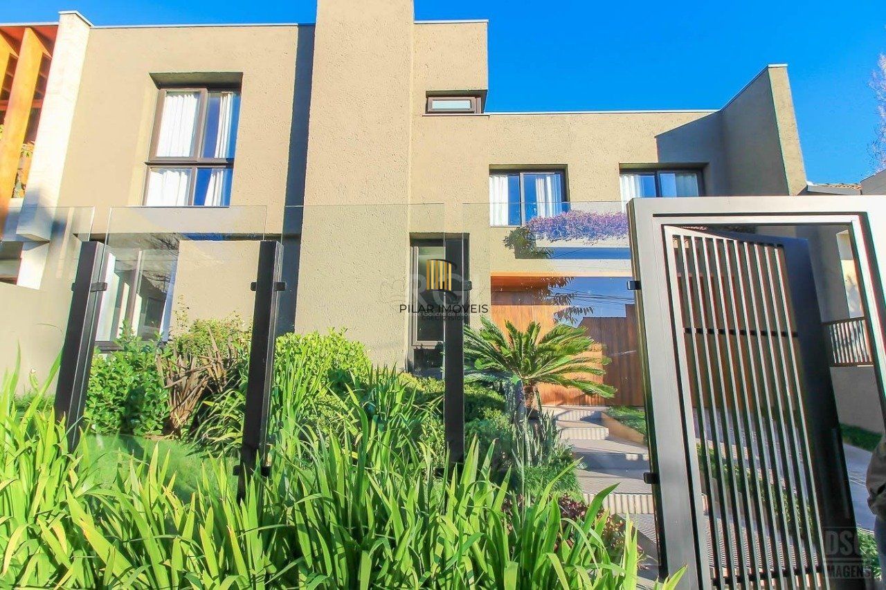 Casa para Venda - 238m², 3 dormitórios, sendo 3 suites, 6 vagas - Três Figueiras