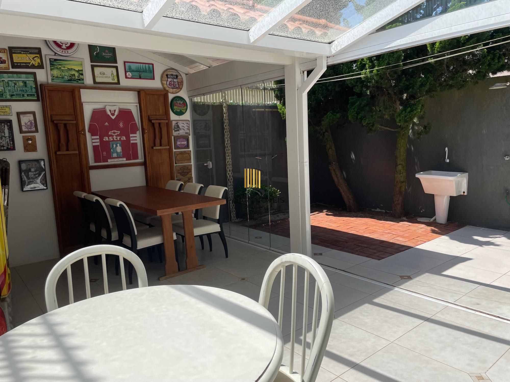 Casa 4 dormitórios no bairro Centro