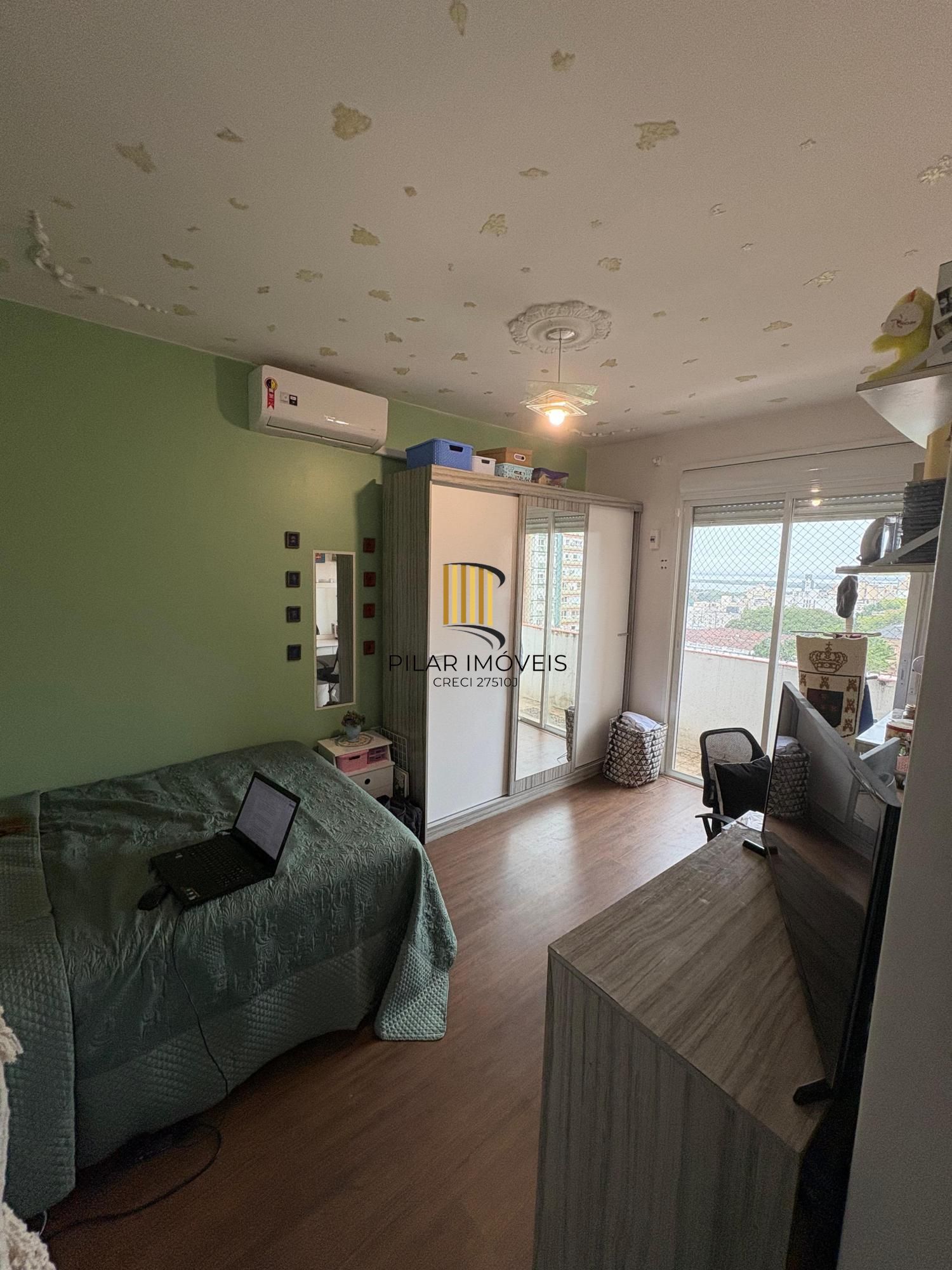 Apartamento com vista para o Guaíba com 4 quartos, portaria e elevador no Centro Histórico