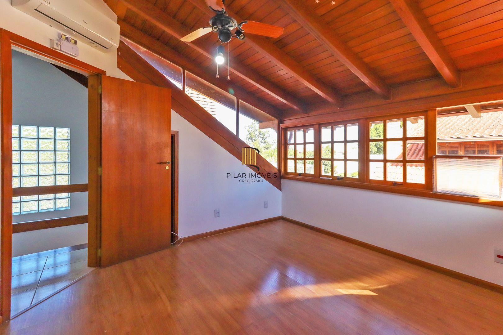 Casa em condomínio 4 dorms a venda na Av. Coronel Marcos,  Pedra Redonda, POA