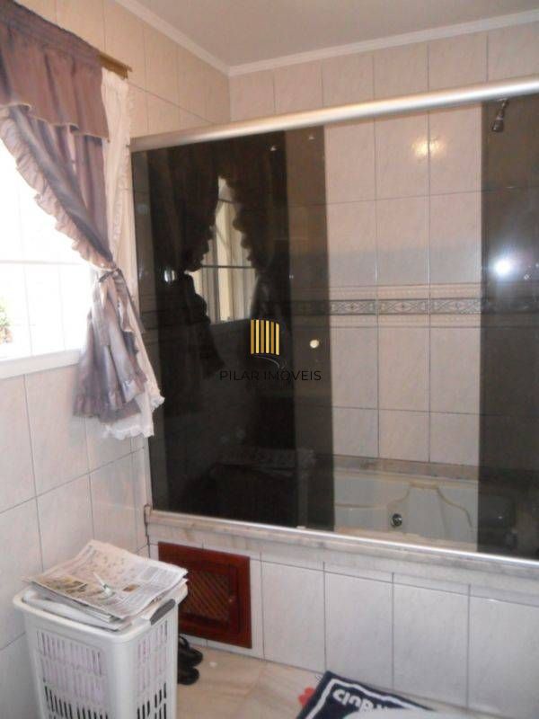 Casa para Venda - 348m², 3 dormitórios, sendo 1 suites, 2 vagas - Medianeira