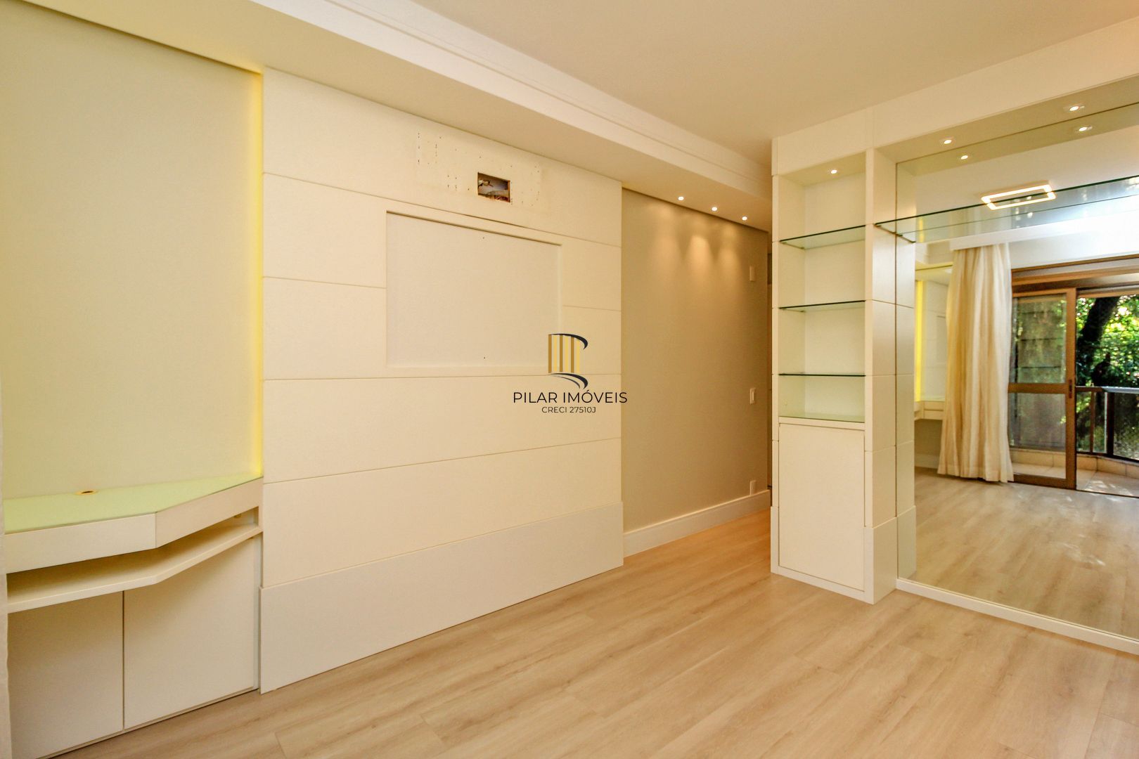 Apartamento alto padrão , 3 suítes, 3 vagas garagem, depósito, bairro Cristal