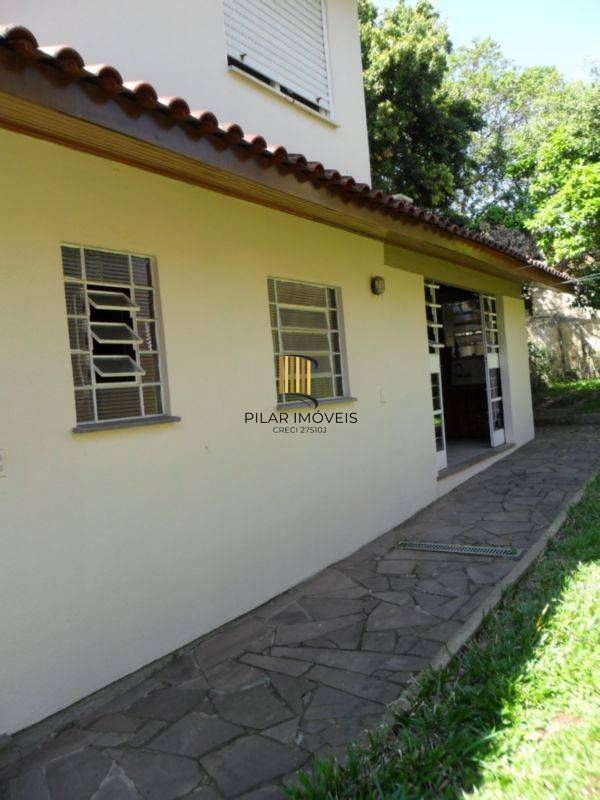 Casa para Venda - 348m², 3 dormitórios, sendo 1 suites, 2 vagas - Medianeira
