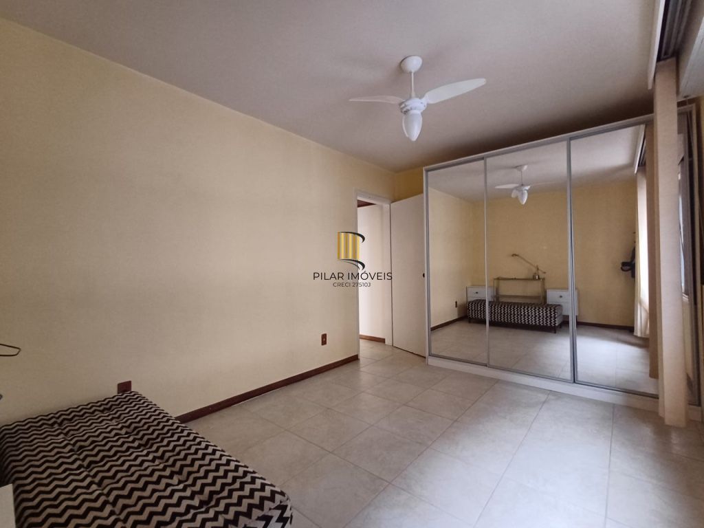 Apartamento a venda no bairro Menino Deus com 2 dormitórios
