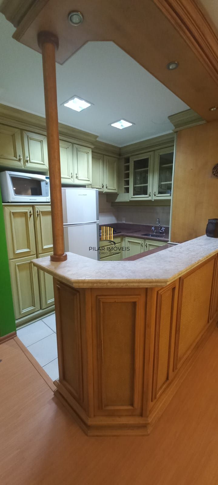 Apartamento a venda em Gramado com 02 dormitórios, suíte, sacada e vaga coberta