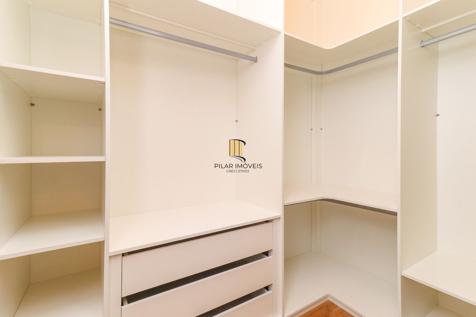 Casa em condomínio 4 dorms a venda na Av. Coronel Marcos,  Pedra Redonda, POA