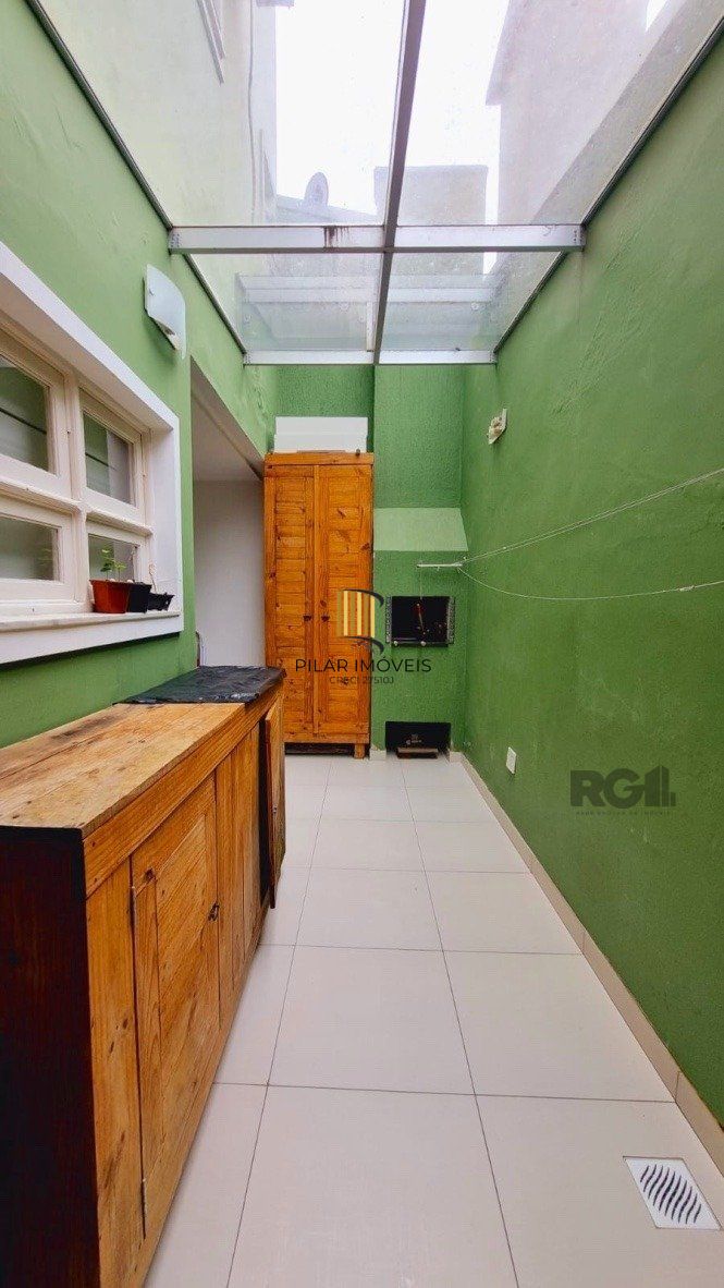 Casa 3 dormitórios no bairro Ipanema