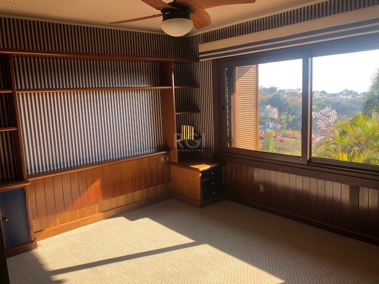 Casa Condominio para Venda - 420m², 3 dormitórios, sendo 3 suites, 2 vagas - Santa Tereza