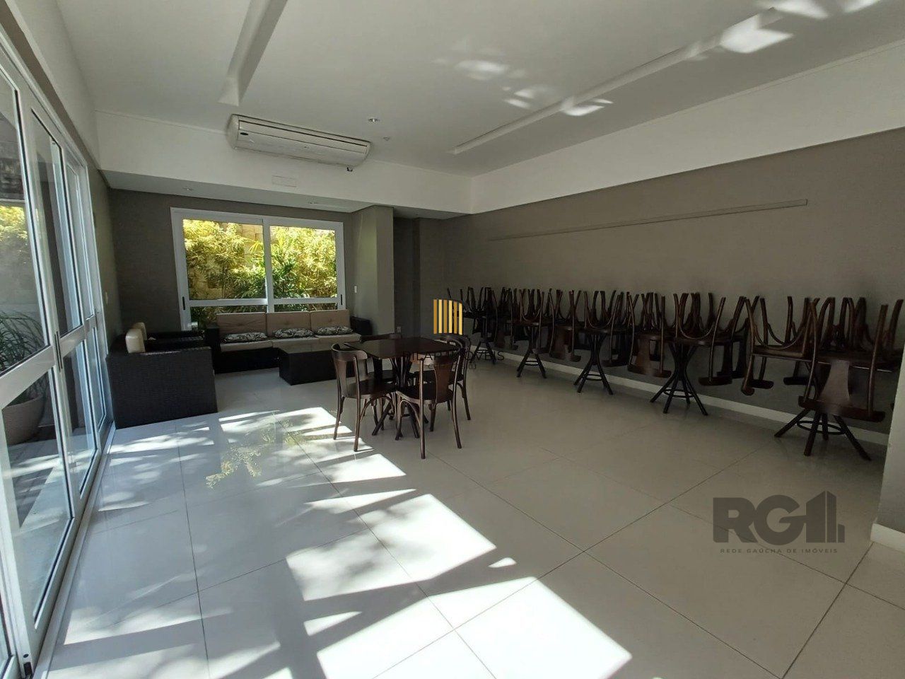 Apartamento 2 dormitórios no bairro Tristeza