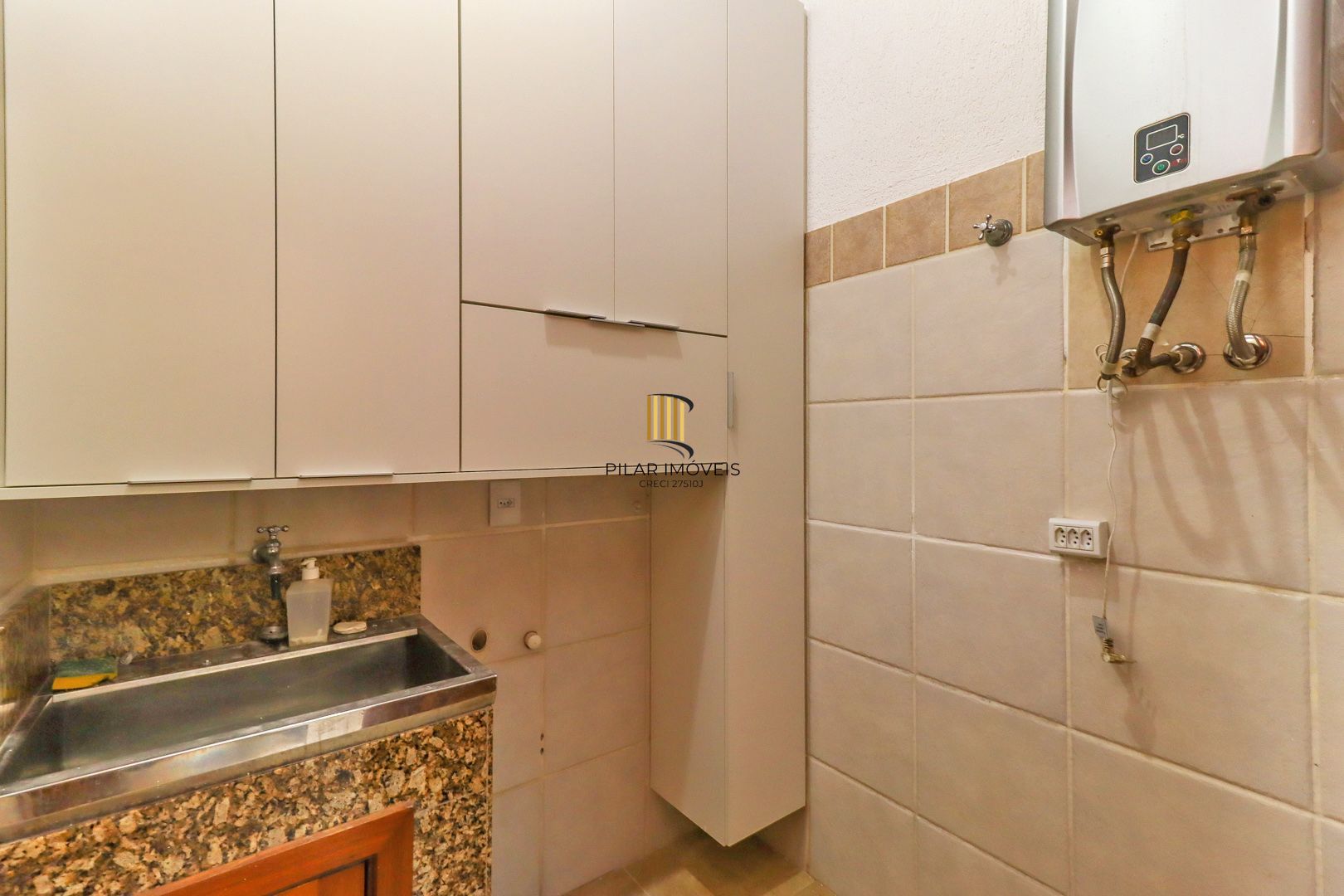 Casa em condomínio 4 dorms a venda na Av. Coronel Marcos,  Pedra Redonda, POA