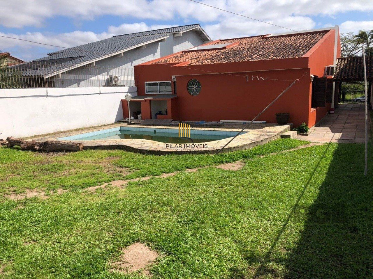 Casa 5 dormitórios no bairro Ipanema