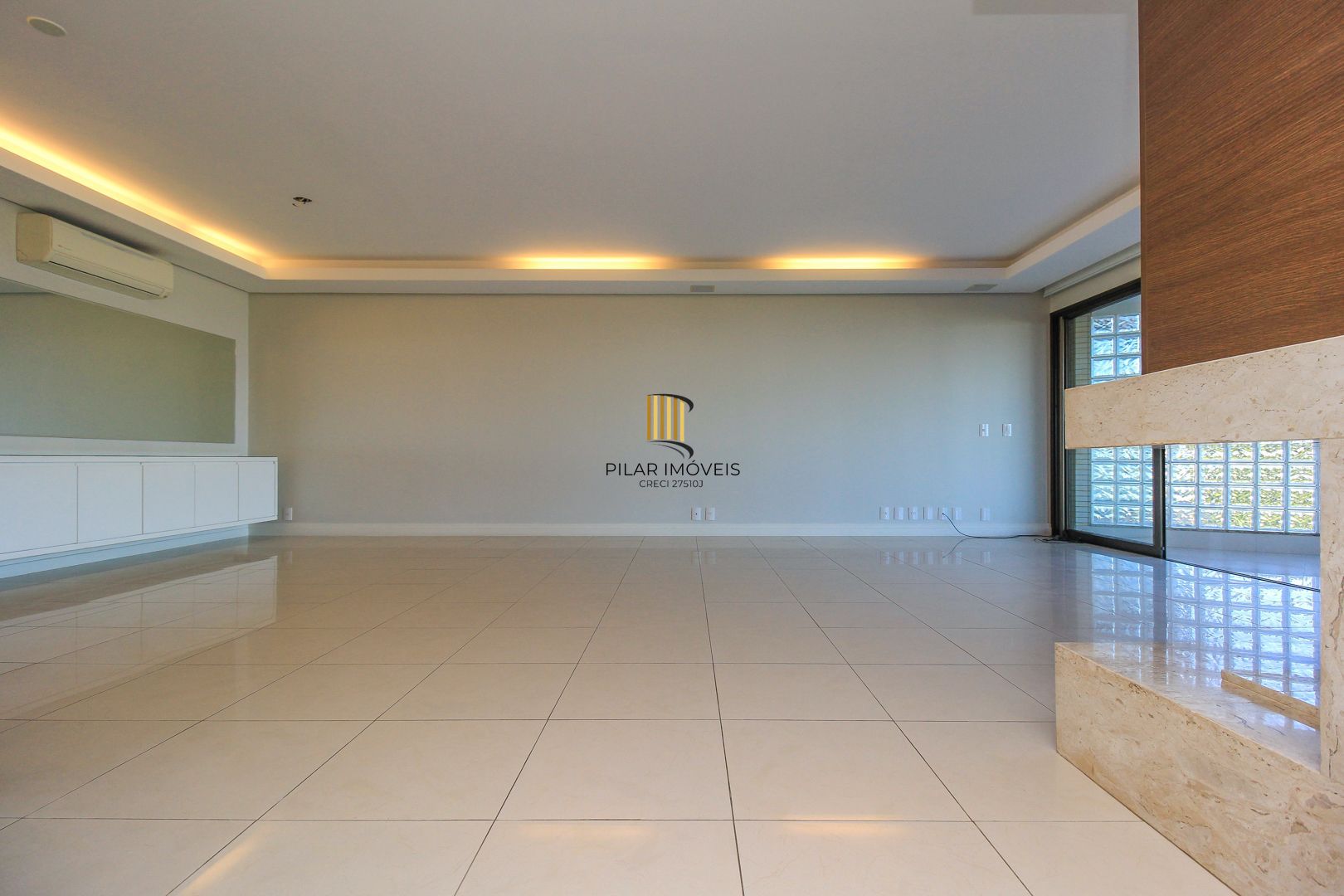 Apartamento alto padrão , 3 suítes, 3 vagas garagem, depósito, bairro Cristal