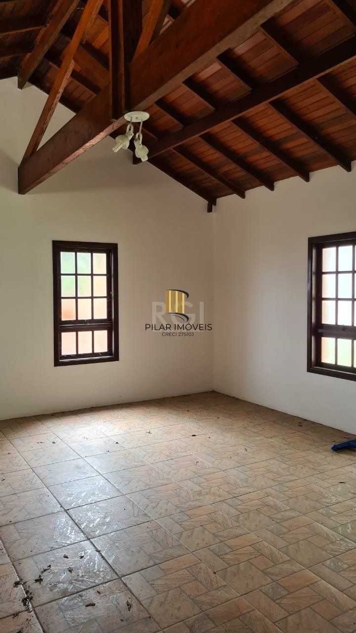 Sobrado para Venda - 200m², 3 dormitórios, sendo 1 suites, 3 vagas - Belém Novo