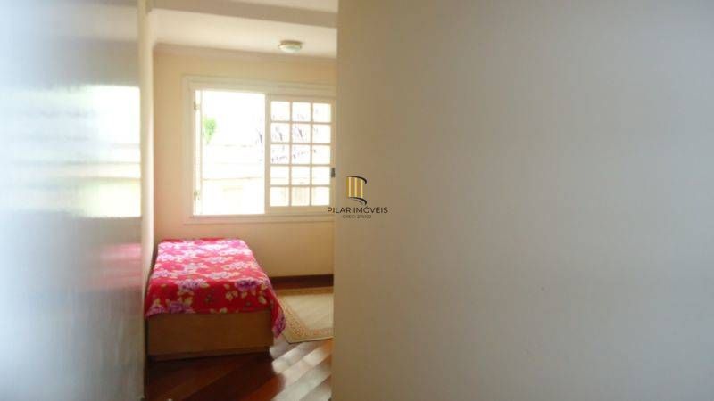 Casa para Venda - 400m², 4 dormitórios, sendo 1 suites, 4 vagas - Jardim Sabará