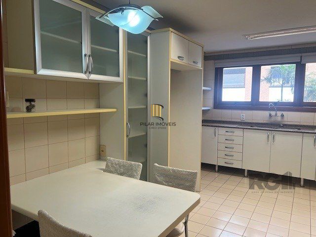Apartamento 4 dormitórios no bairro Auxiliadora